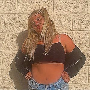 Meet your Posher, Cait